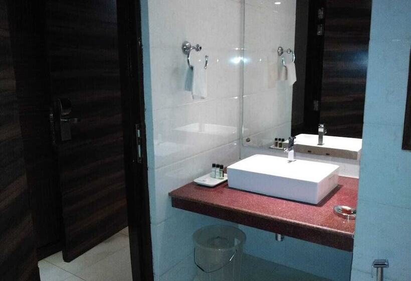 اتاق پرمیوم, Pride Surya Mountain Resort Dharamshala