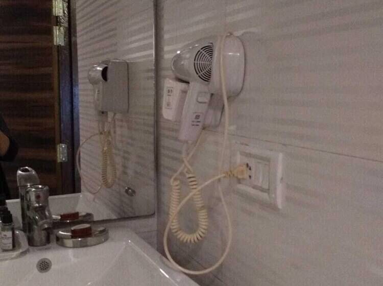 اتاق پرمیوم, Pride Surya Mountain Resort Dharamshala