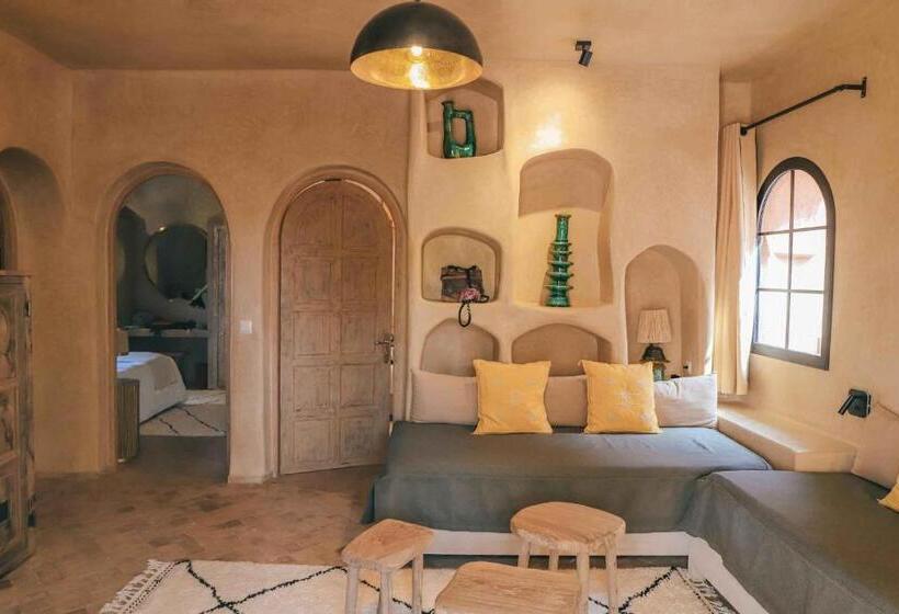 بانگلوی استاندارد, Le Jardin Des Douars