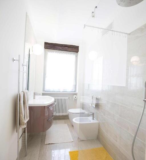 Люкс 2 Спальни, Carossi B&b