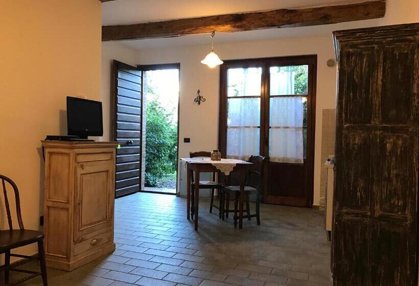 استودیوی استاندارد, Casale San Giovanni