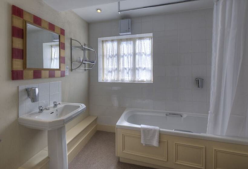 ファミリールーム, Dog & Partridge By Chef & Brewer Collection