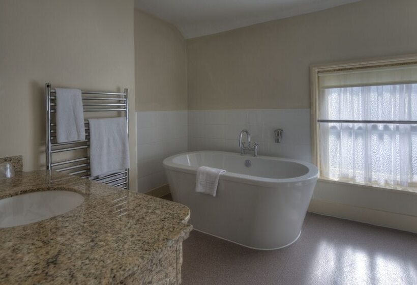 ファミリールーム, Dog & Partridge By Chef & Brewer Collection