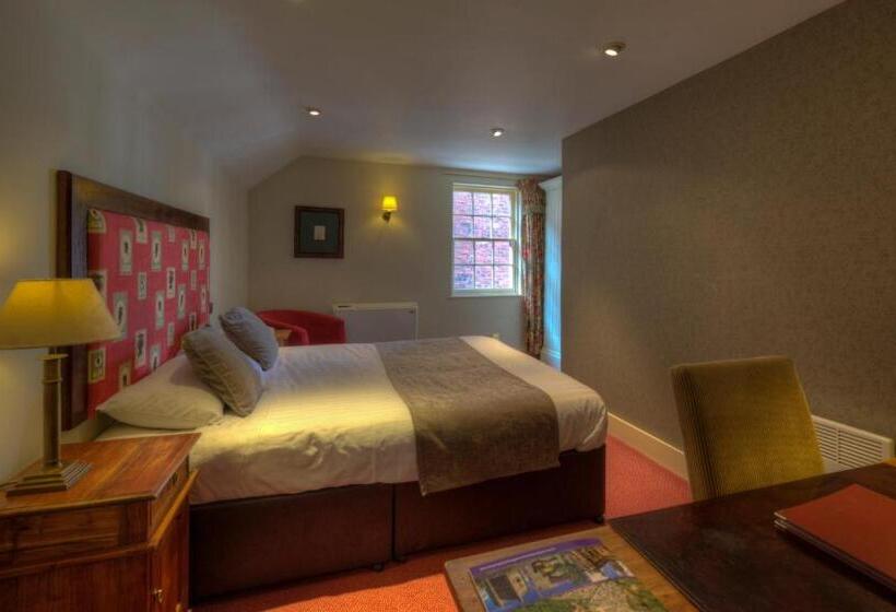 スタンダードルーム, Dog & Partridge By Chef & Brewer Collection