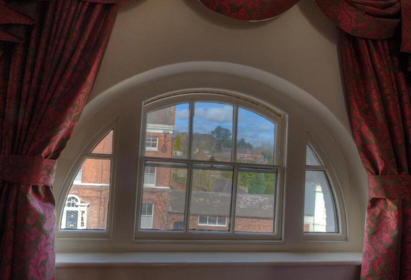 ファミリールーム, Dog & Partridge By Chef & Brewer Collection