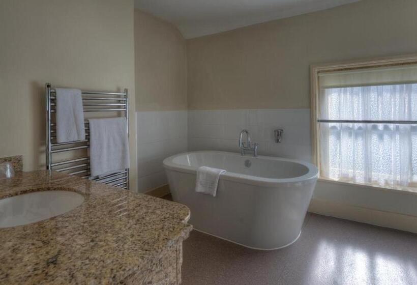 ファミリールーム, Dog & Partridge By Chef & Brewer Collection