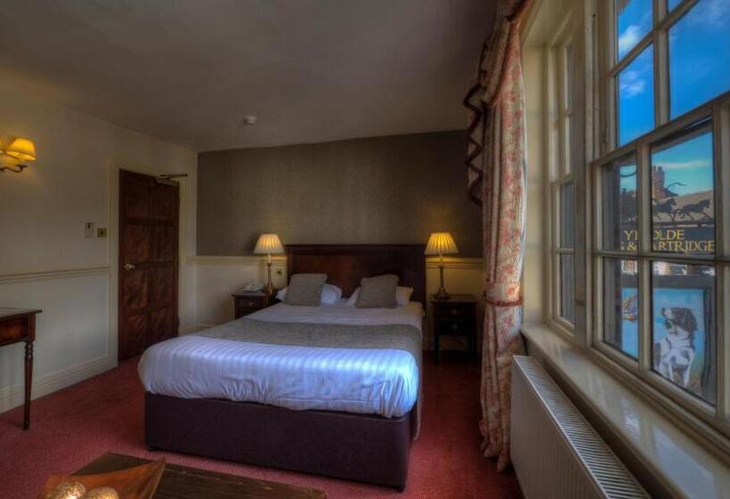 ファミリールーム, Dog & Partridge By Chef & Brewer Collection