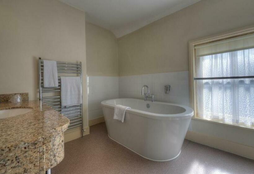 ファミリールーム, Dog & Partridge By Chef & Brewer Collection