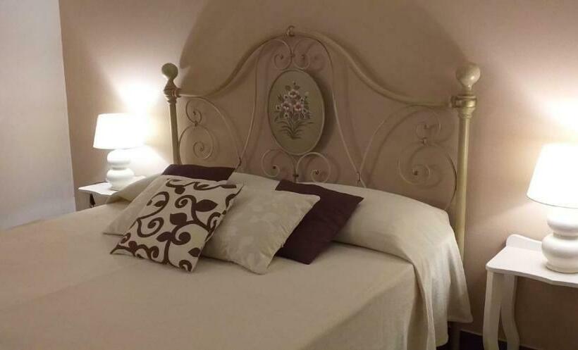 חדר משפחתי, Giardini Di Marzo