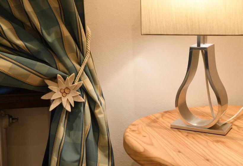 Pokój Standard, Pangrazzi