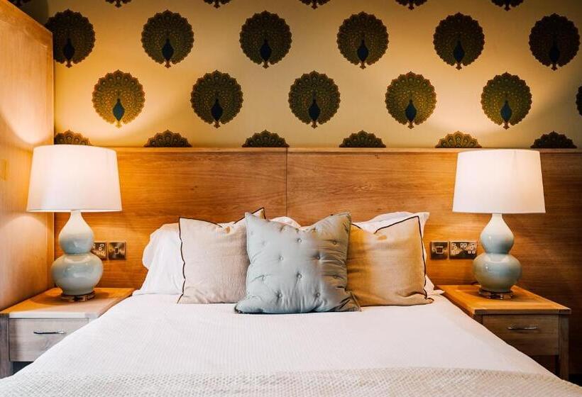 Номер Стандарт, The Maynard