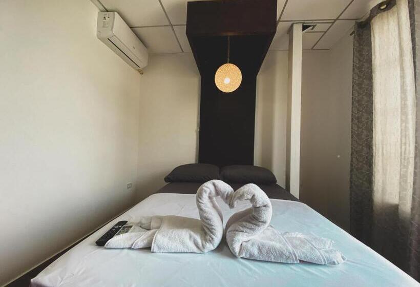 اتاق لوکس, Hostal Casa Blanca