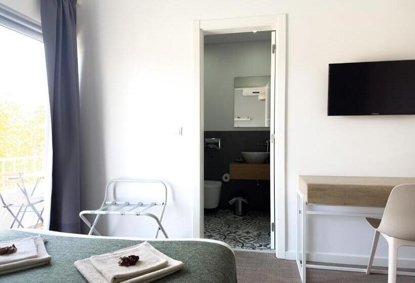 带阳台的三人标准间, Solar Do Alentejo