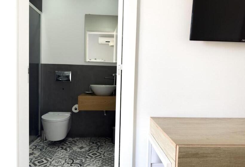 带阳台的三人标准间, Solar Do Alentejo