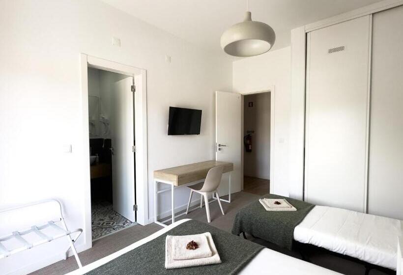 带阳台的三人标准间, Solar Do Alentejo