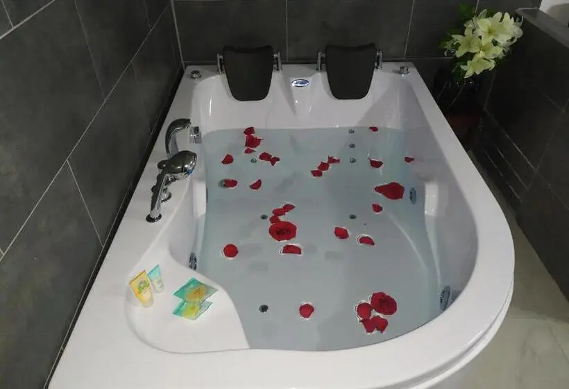 バスタブ付きスタンダードルーム, Hostal Ajavi Del Sur