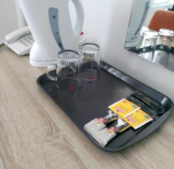 اتاق خانوادگی, Grand Krone