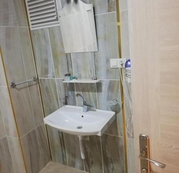 اتاق خانوادگی, Grand Krone