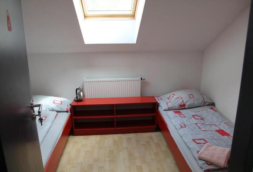 Номер Economy с общей ванной комнатой, U Tří Volů