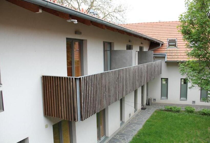 Номер Deluxe с Балконом, U Tří Volů