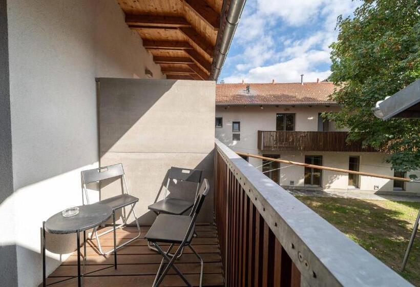 Номер Deluxe с Балконом, U Tří Volů