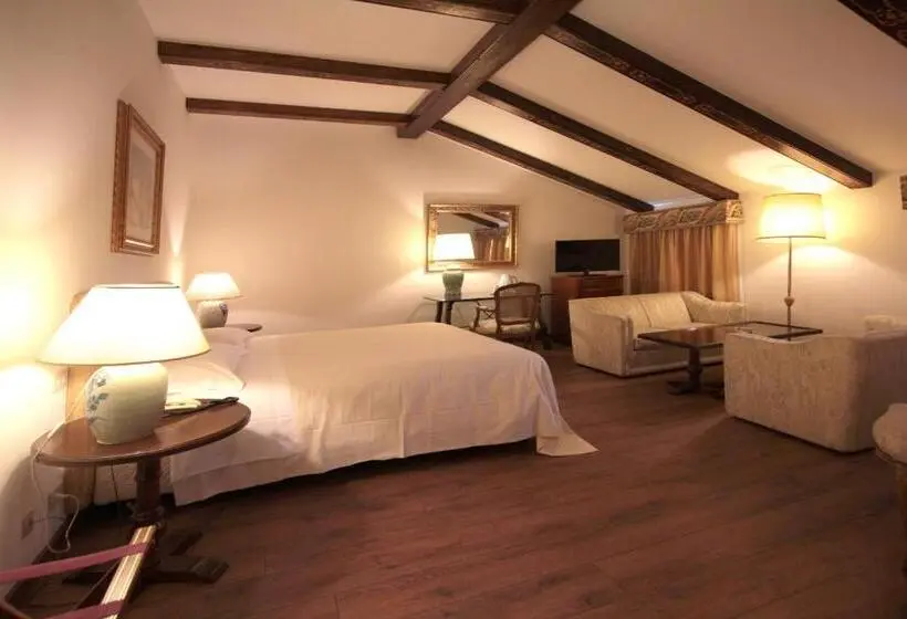 Comfort Yhden Hengen Huone, Villa Montanarini