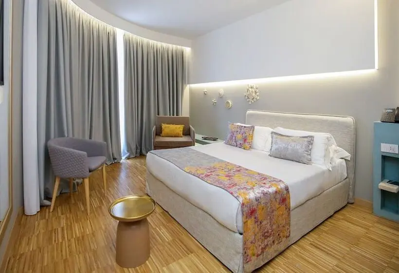 バスタブ付きスーペリアールーム, Vlora Priam Affiliated by Meliá