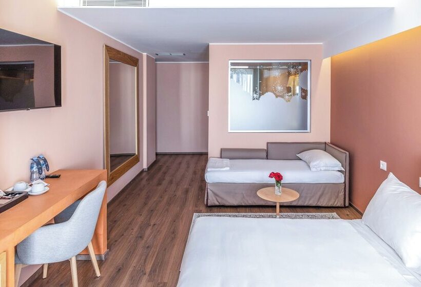 プールビュージュニアスイート, Vlora Priam Affiliated by Meliá