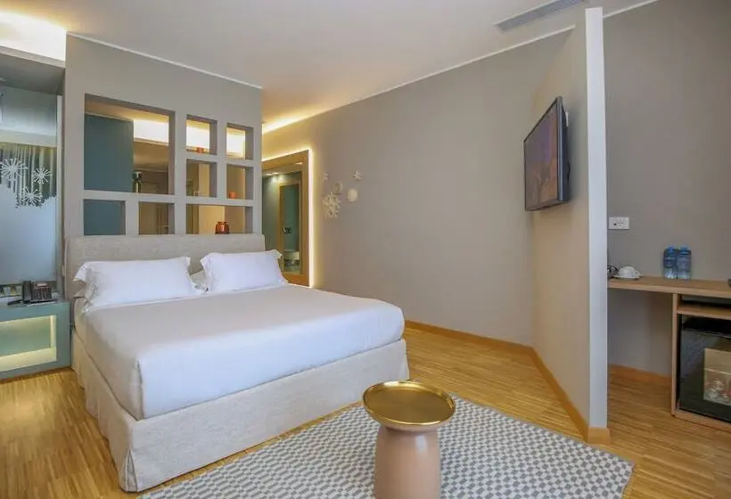 オーシャンビュージュニアスイート, Vlora Priam Affiliated by Meliá