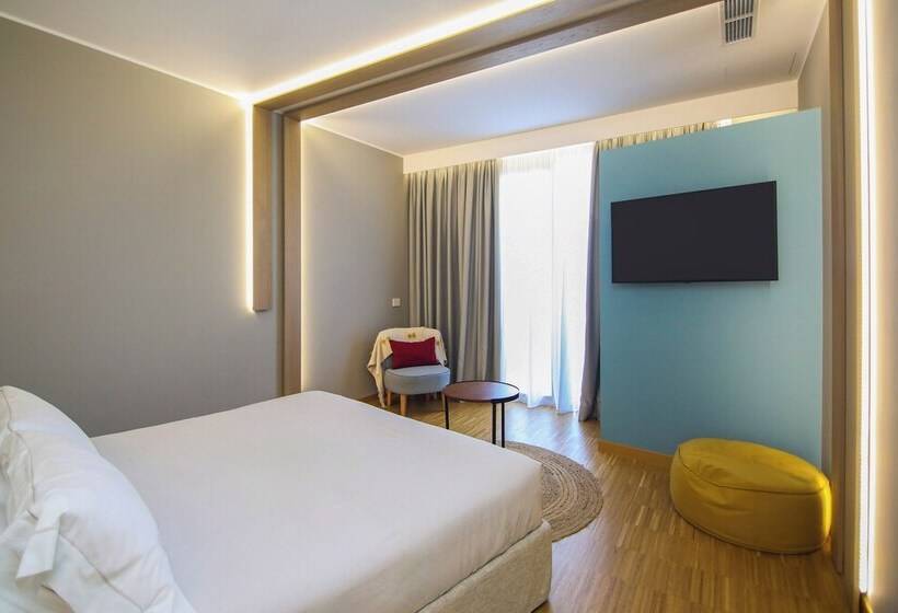 オーシャンビュージュニアスイート, Vlora Priam Affiliated by Meliá