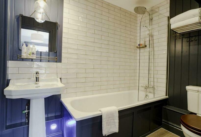 スタンダードルーム, Bel And The Dragon At Red Lion Wendover