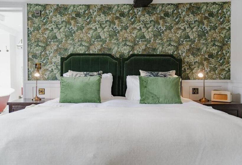 スーペリアールーム, Bel And The Dragon At Red Lion Wendover