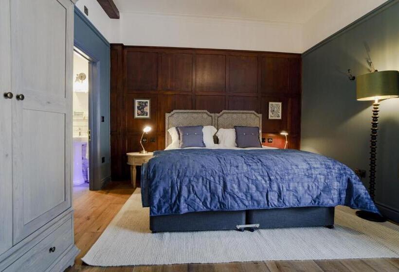 ファミリールーム, Bel And The Dragon At Red Lion Wendover