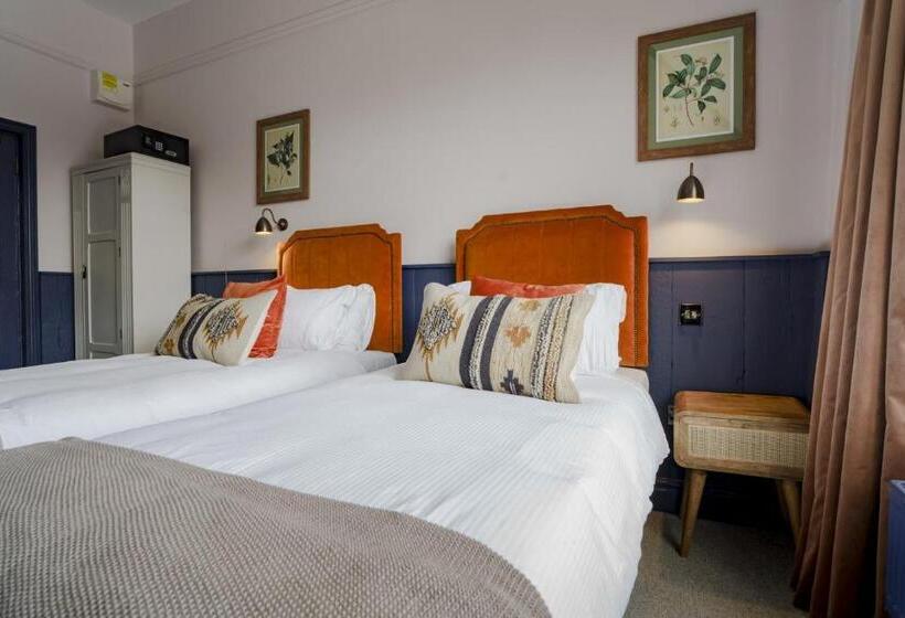 スーペリアールーム, Bel And The Dragon At Red Lion Wendover