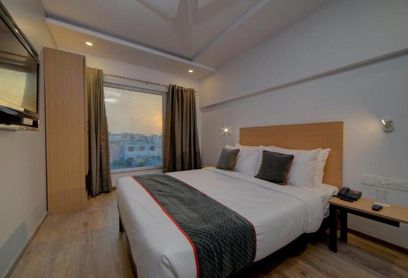 三人经典房间, Townhouse The Shubham Dilsukhnaga