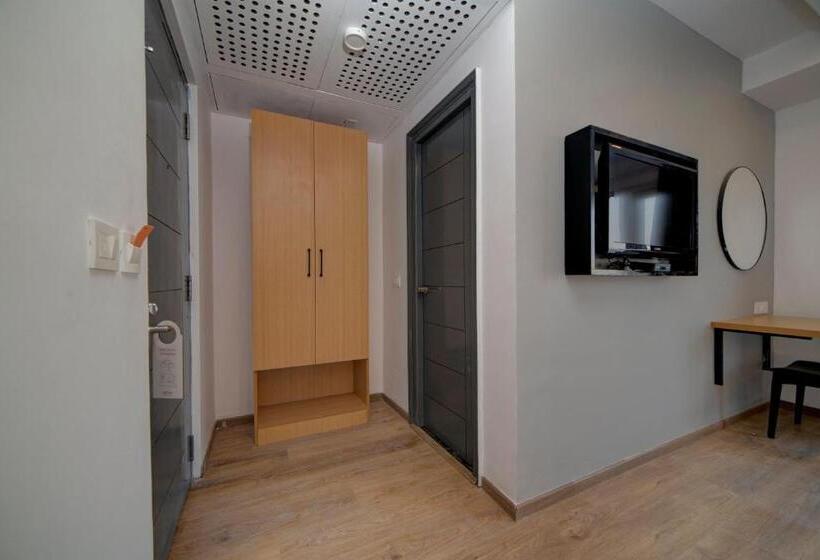 三人经典房间, Townhouse The Shubham Dilsukhnaga