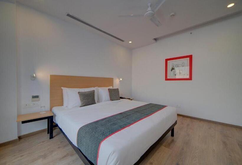 三人经典房间, Townhouse The Shubham Dilsukhnaga