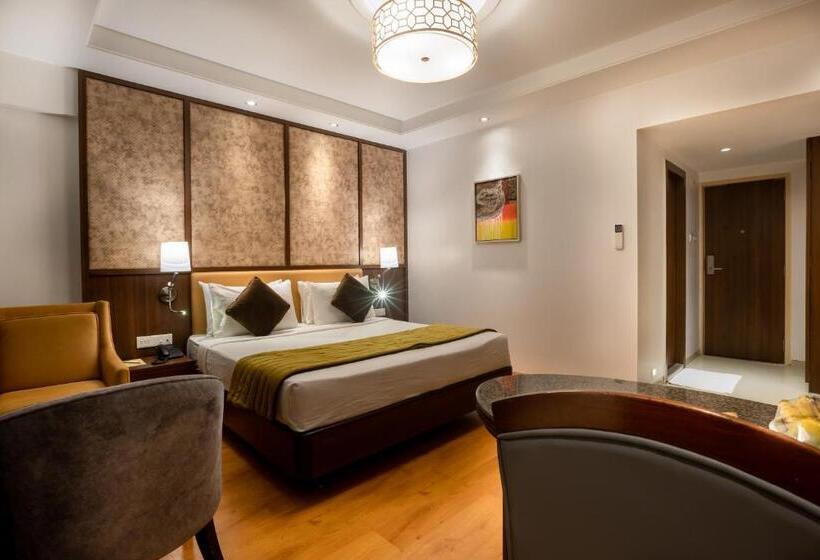 デラックススイート, Freesia By Express Inn