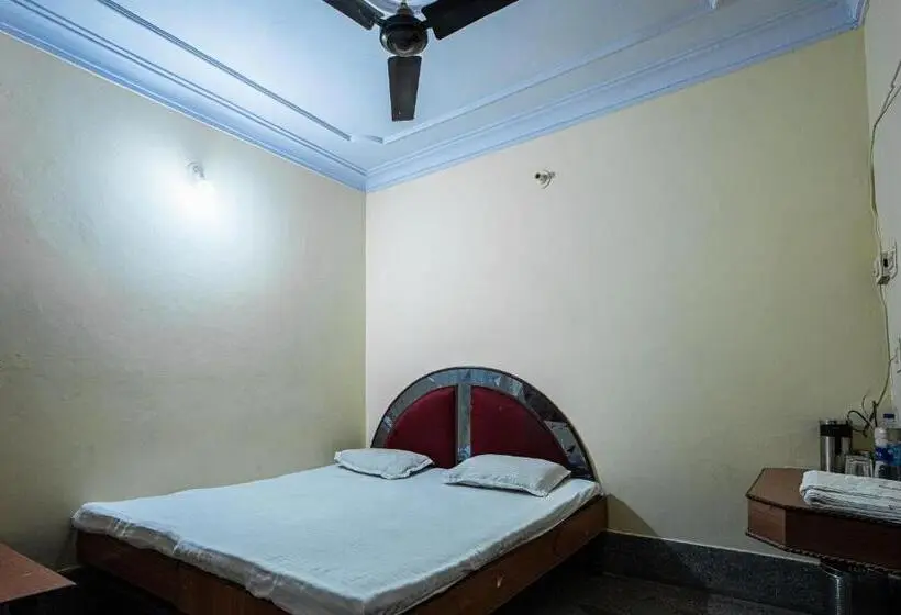 Chambre Standard, Khajanchi