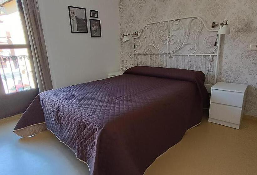 اتاق استاندارد با بالکن, Rural Martin