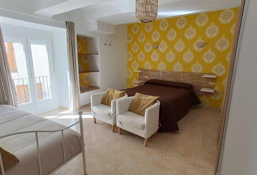 اتاق استاندارد سه نفره, Rural Martin