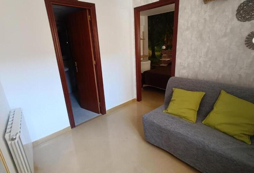 اتاق خانوادگی, Rural Martin