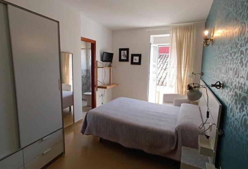 اتاق استاندارد, Rural Martin