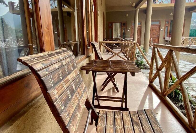 스탠다드 룸, Shivadya Tirthan   Tirthan Valley