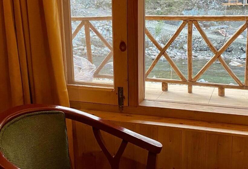 수피리어 룸, Shivadya Tirthan   Tirthan Valley