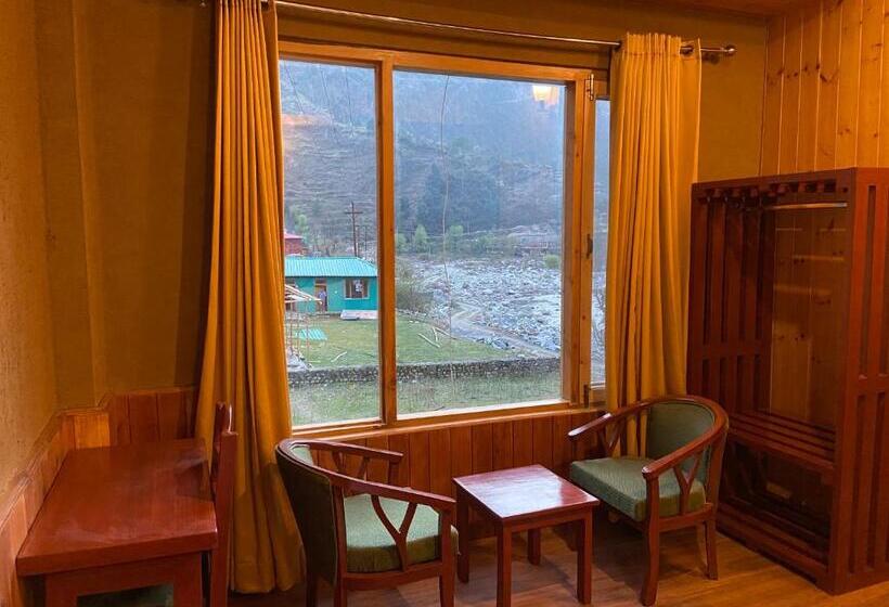 디럭스 룸, Shivadya Tirthan   Tirthan Valley