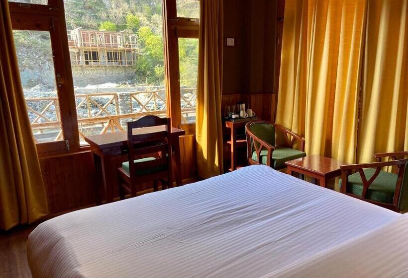 디럭스 룸, Shivadya Tirthan   Tirthan Valley