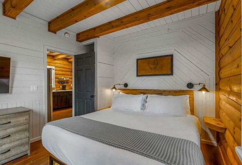 شاليه غرفة نوم واحدة, The Wells Cashiers