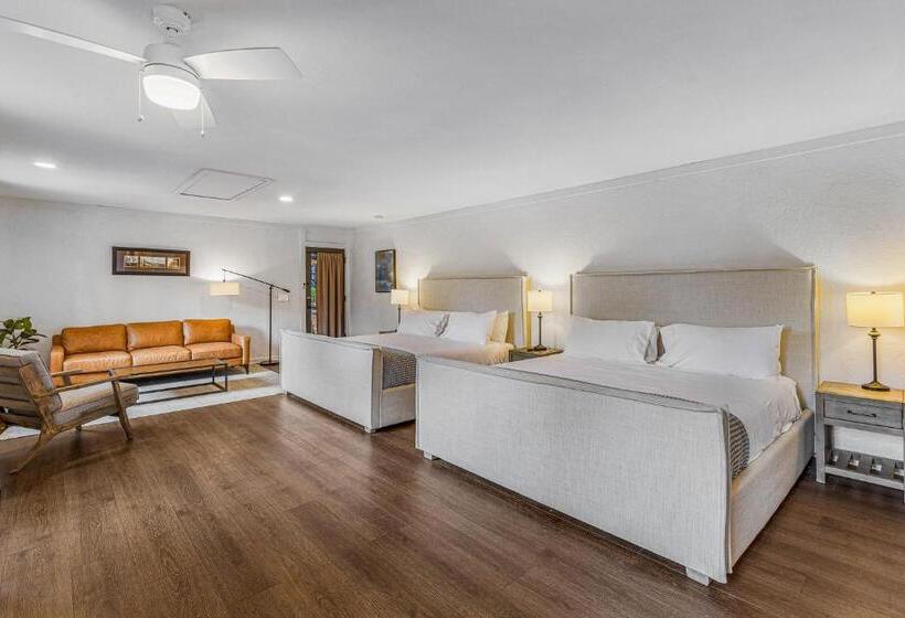 غرفة سوبيريور, The Wells Cashiers