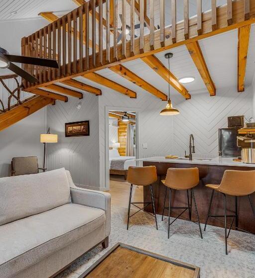 Family Suite, The Wells Cashiers